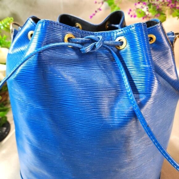Authentic Louis Vuitton Epi Noe Blue Bucket Bag with Dust Bag Blue Good Conditio - Picture 9 of 15